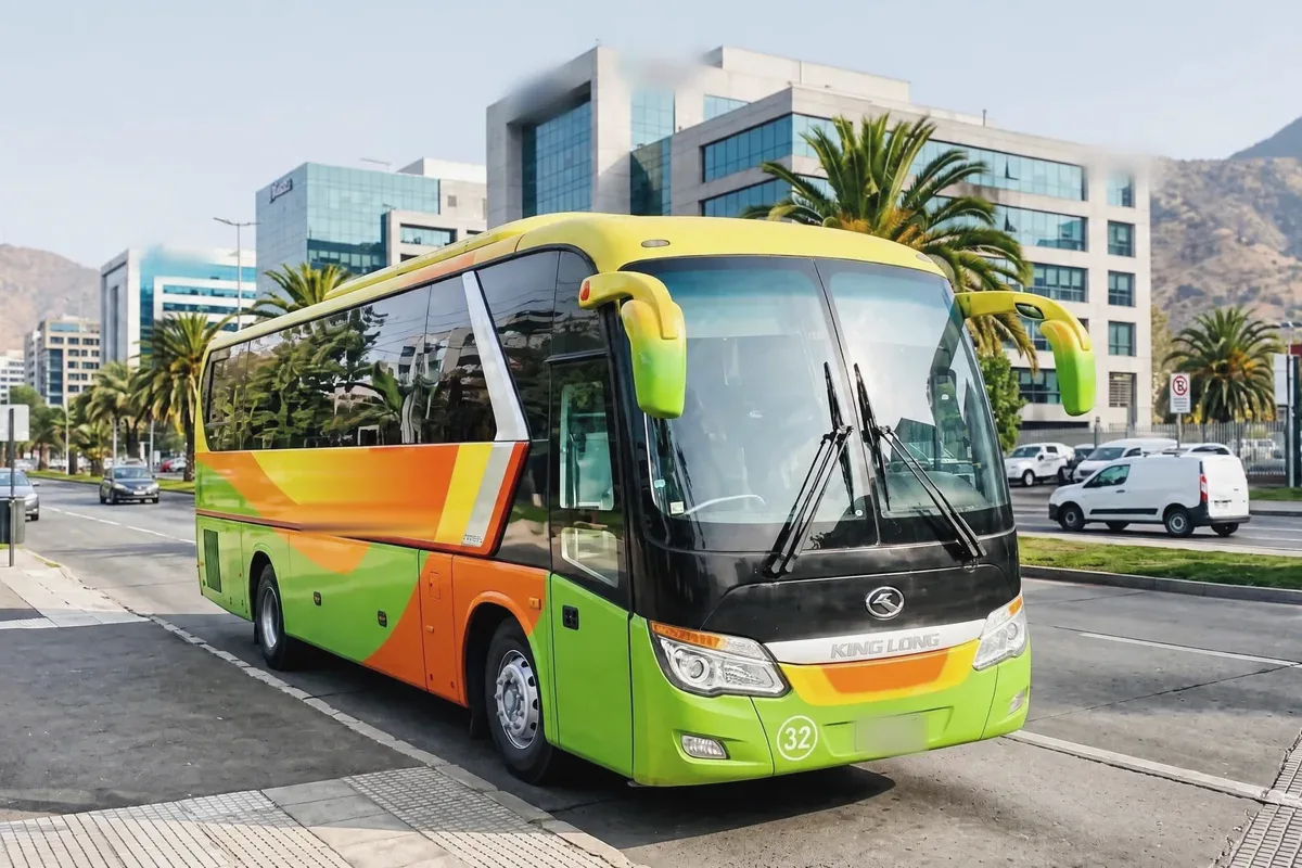 Bus de Travel Experts para salidas de estudiantes